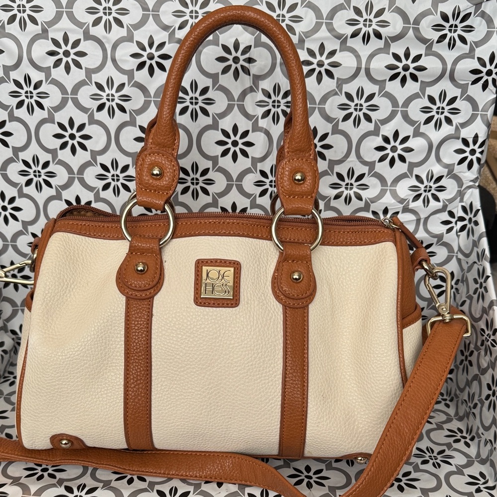 Jose Hess Danbury mint Elegant Satchel crossbody purse in Cream and Tan
